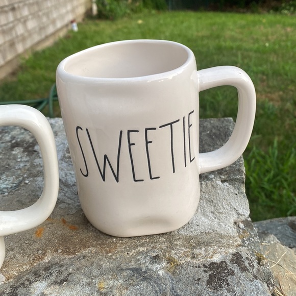 3 Rae Dunn Artesian collection mugs - Picture 4 of 8